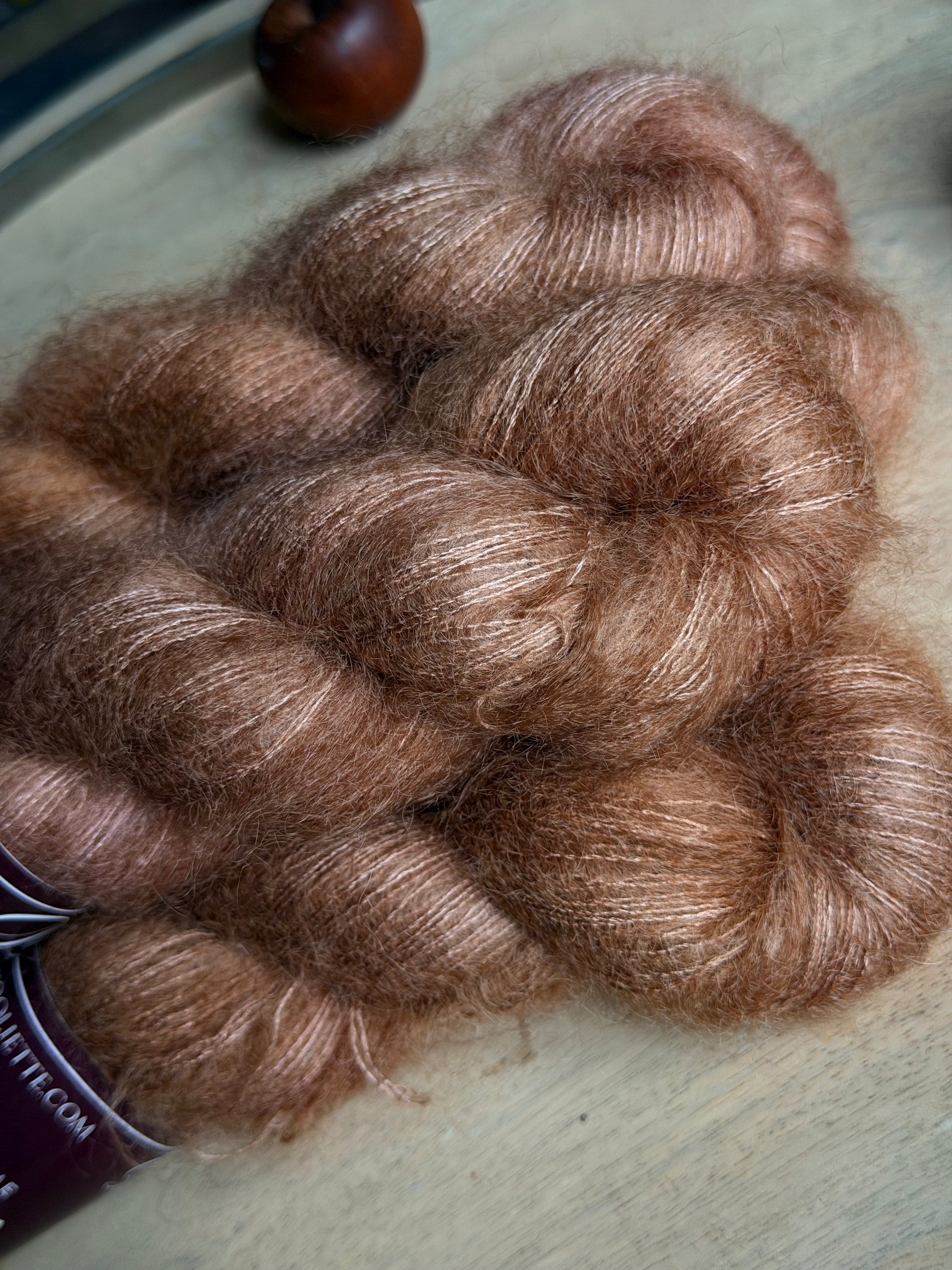 Laine artisanale lace Doucette kid mohair et soie caramel rosé Faubourg Wooliette