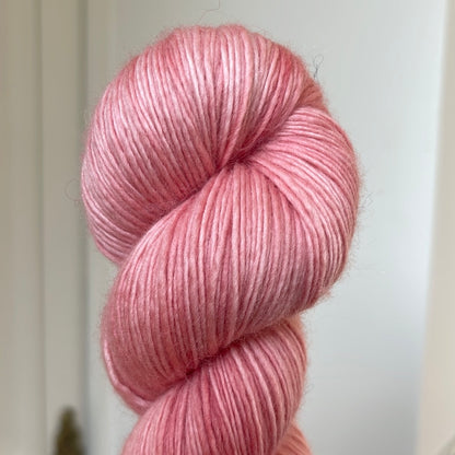 Felicia Single merino fingering Coral Blush