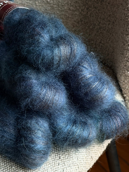 Écheveaux laine mohair soie Doucette Stormlights 50g 420m bleu ardoise brumeux Wooliette