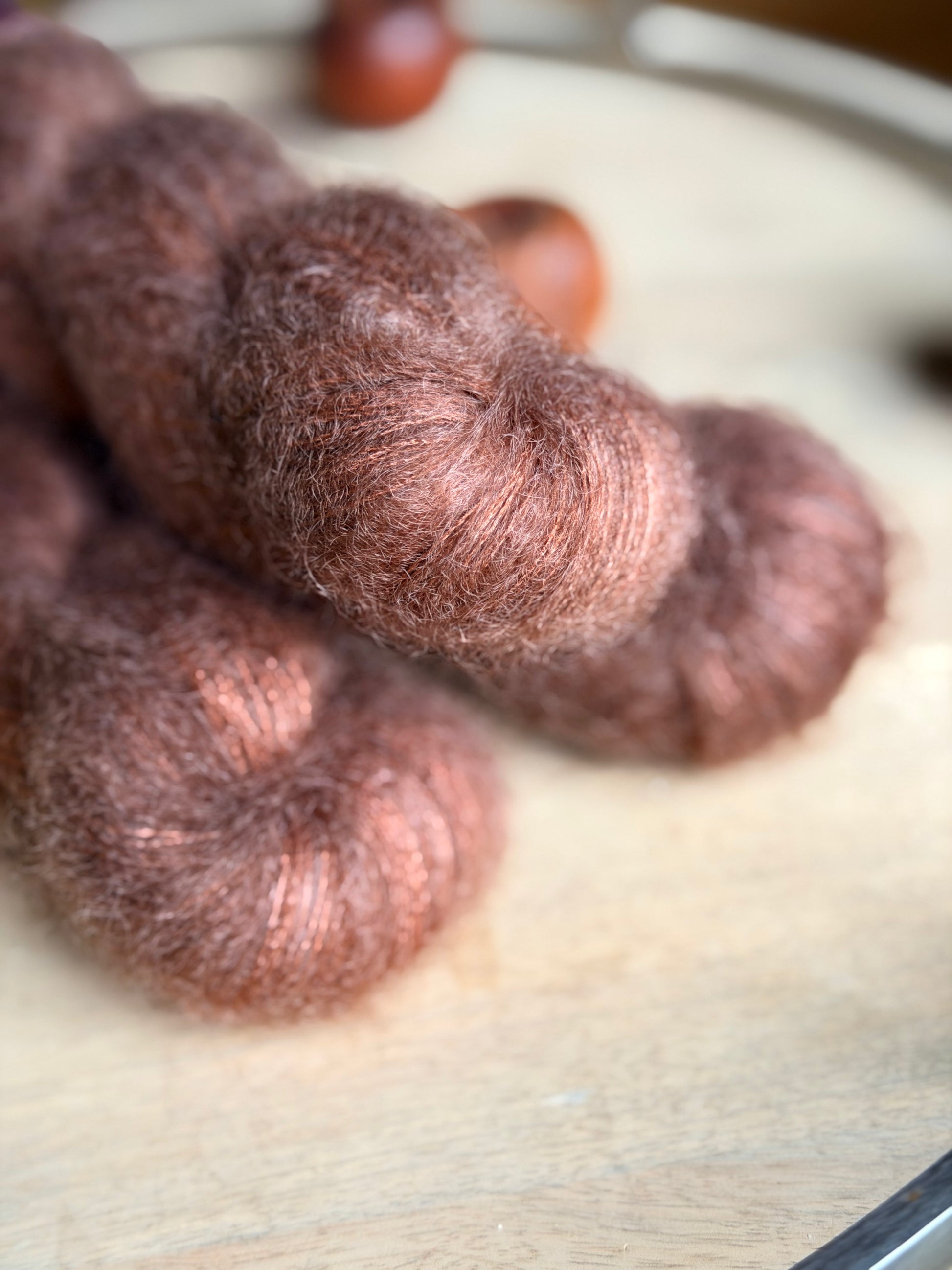 Écheveaux laine mohair soie Doucette Nina 50g 420m brun automnal collection Lettres d'automne