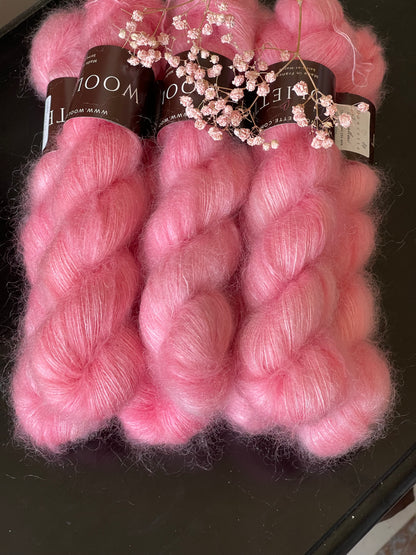 Écheveaux laine mohair soie Doucette Chamallow 50g 420m rose bonbon dragée Wooliette