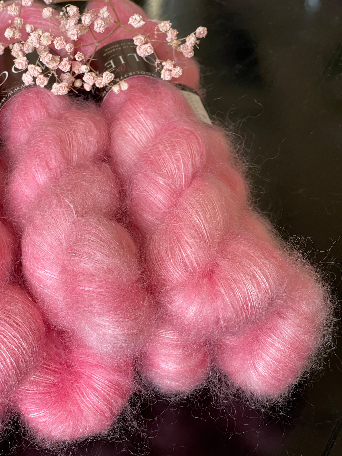 Laine Doucette kid mohair et soie Chamallow rose bonbon teinte main Wooliette
