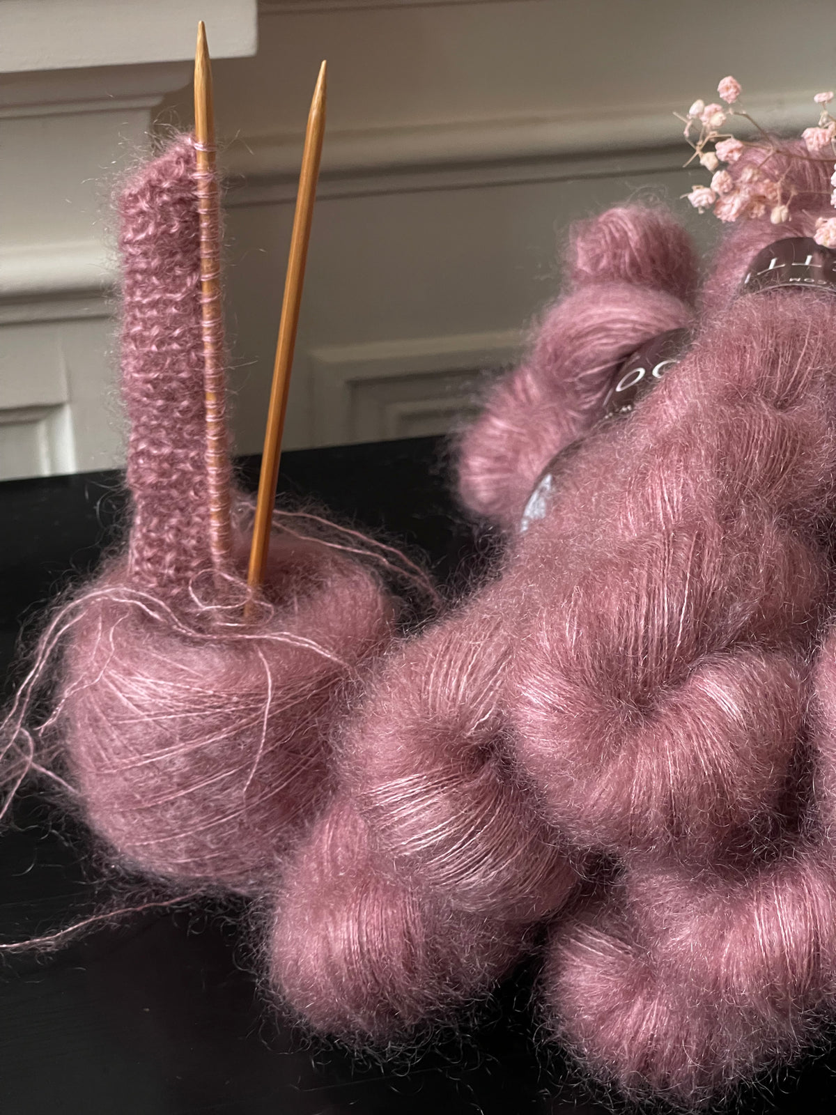 Écheveaux laine mohair soie Doucette Love Is 50g 420m rose fané pétale séché Wooliette