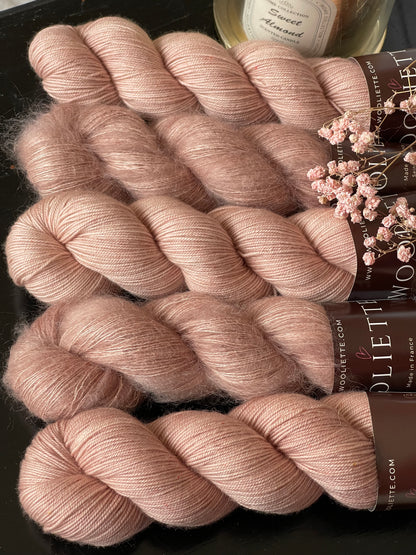 Détail texture Doucette kid mohair soie halo vaporeux coloris rose nude Cosmic Love Wooliette