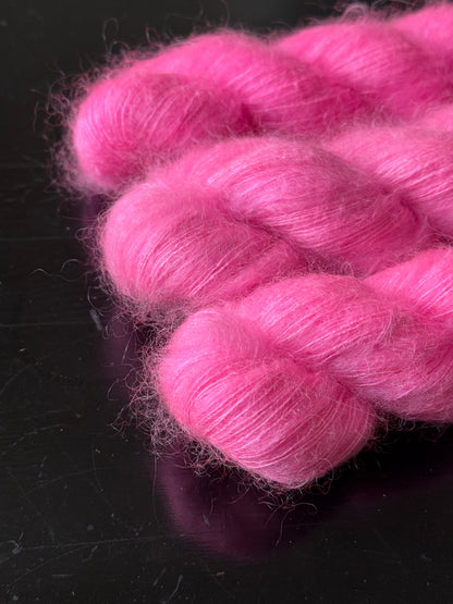 Écheveaux laine mohair soie Doucette Palm Beach 50g 420m rose vif estival Wooliette