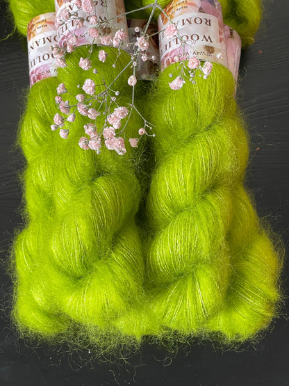 Laine Doucette Romantica kid mohair et soie Artemis vert anis teinte main Wooliette