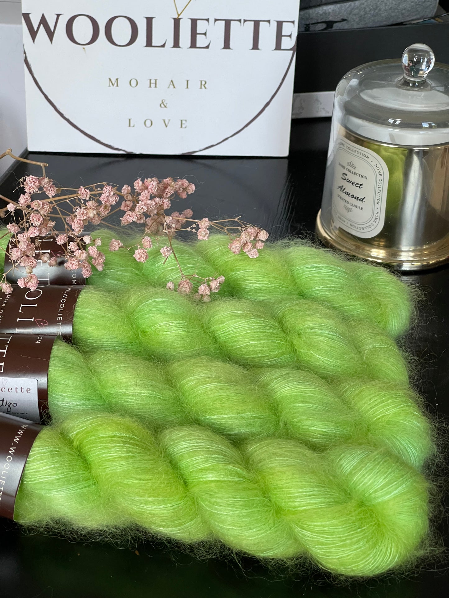 Détail texture Doucette kid mohair soie halo vaporeux coloris vert tendre Vertigo Wooliette