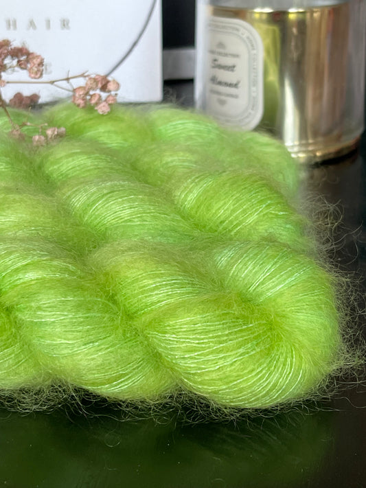 Laine Doucette kid mohair et soie Vertigo vert pomme teinte main Wooliette