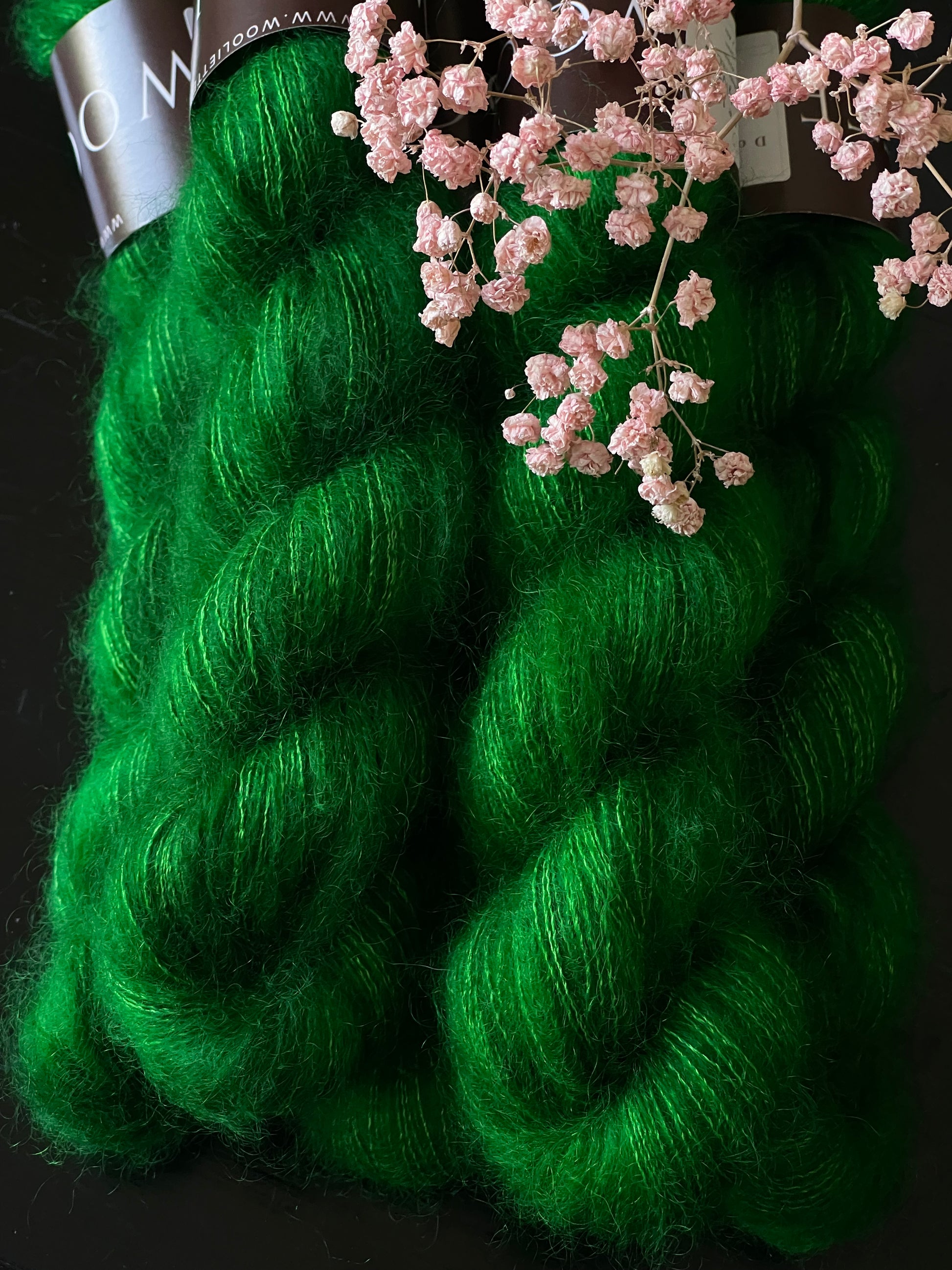 Détail texture Doucette kid mohair soie halo vaporeux coloris vert Verde Wooliette