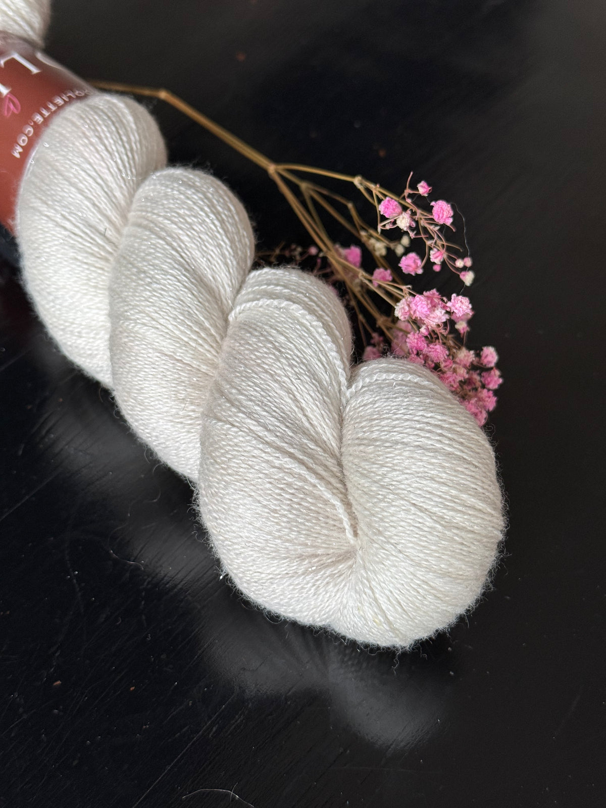 Laine Silky Lace Stelina mérinos soie Tender beige très clair pailletée Wooliette