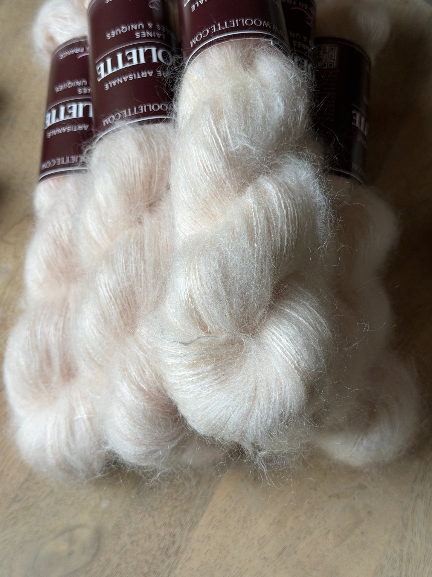 Laine mohair et soie à paillettes rose poudré Angel, écheveau lace teint à la main en France Wooliette