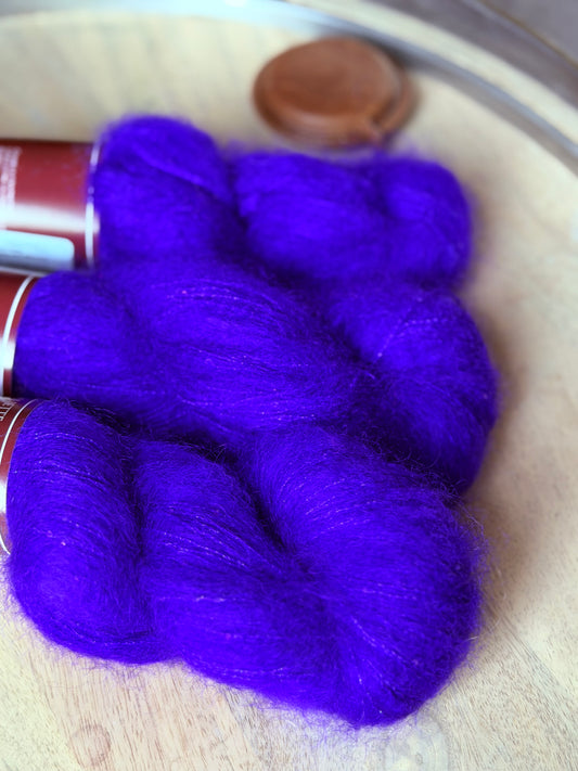 Laine mohair et soie à paillettes bleu-violet Midnight in Paradise, écheveau lace teint à la main en France Wooliette