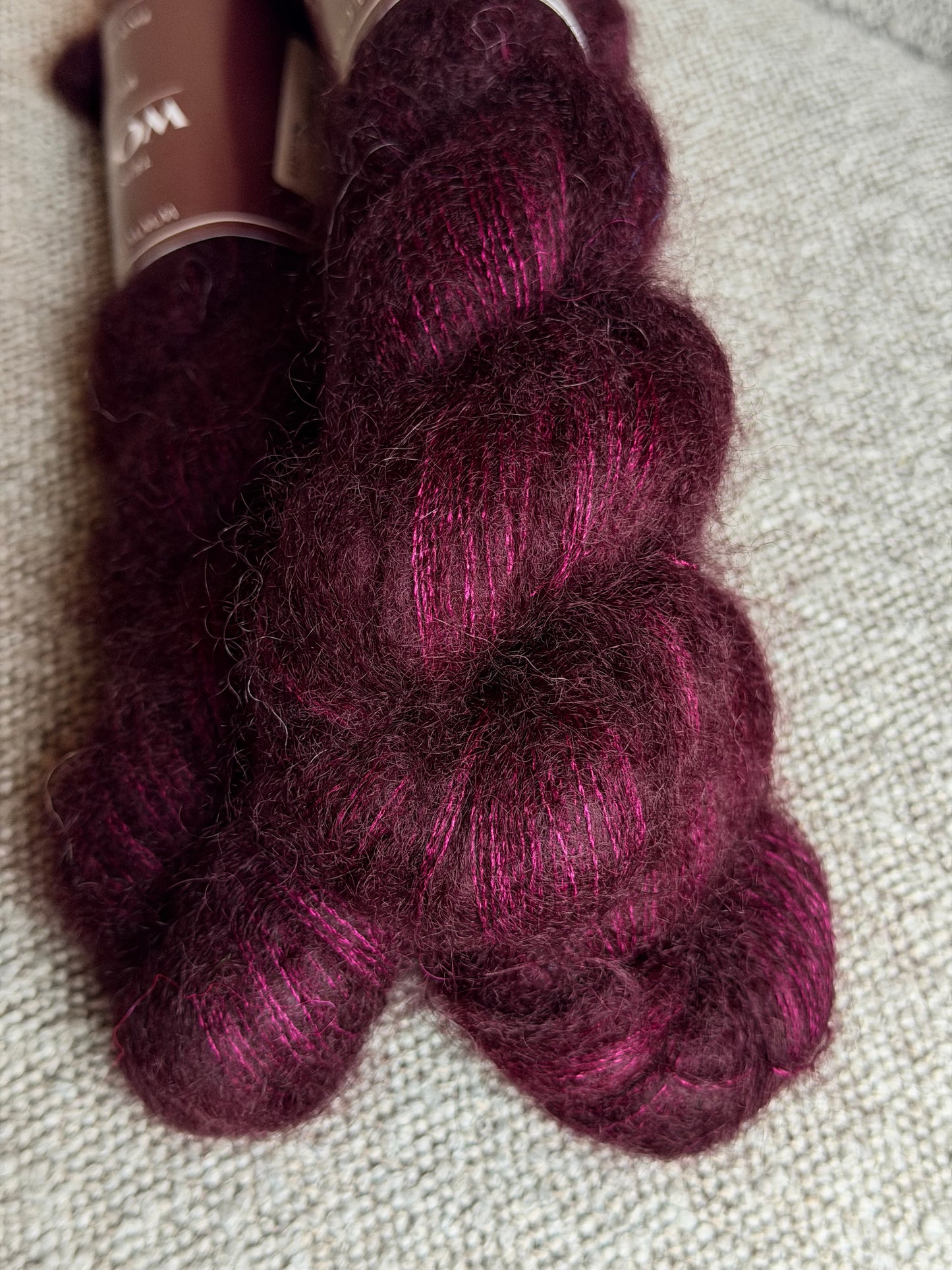 laine artisanale wooliette doucette mohair et soie coloris nuit toscane pour tricoter pulls et cardigans