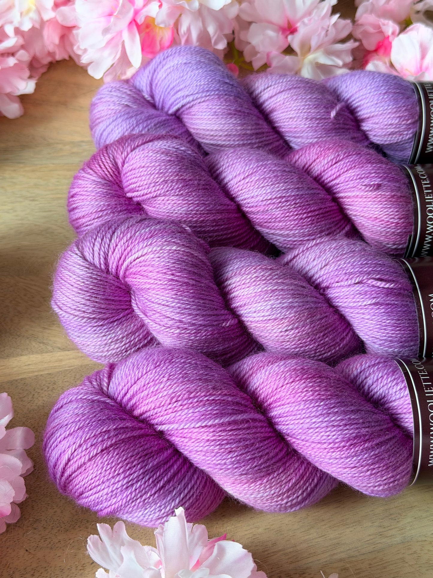Écheveau laine mérinos sport Tulipe Nuancé 100g 300m lilas rosé mauve nuancé Wooliette