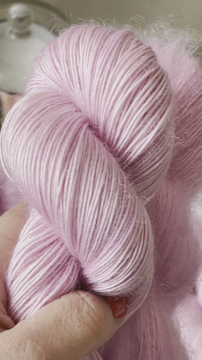 Bellezza Single Fingering Chamallow