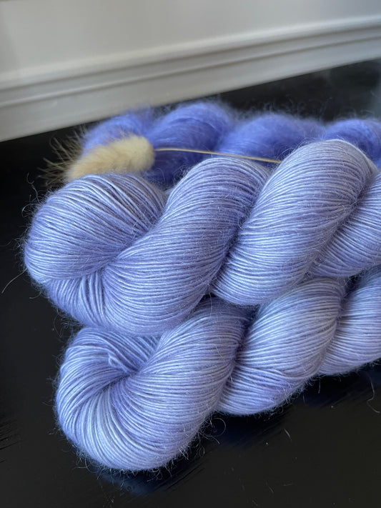 Laine Bellezza Fingering mérinos kid mohair Hortensia bleu lavande teinte main Wooliette